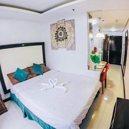 Birch Tower Malate Suites Manila Exteriér fotografie