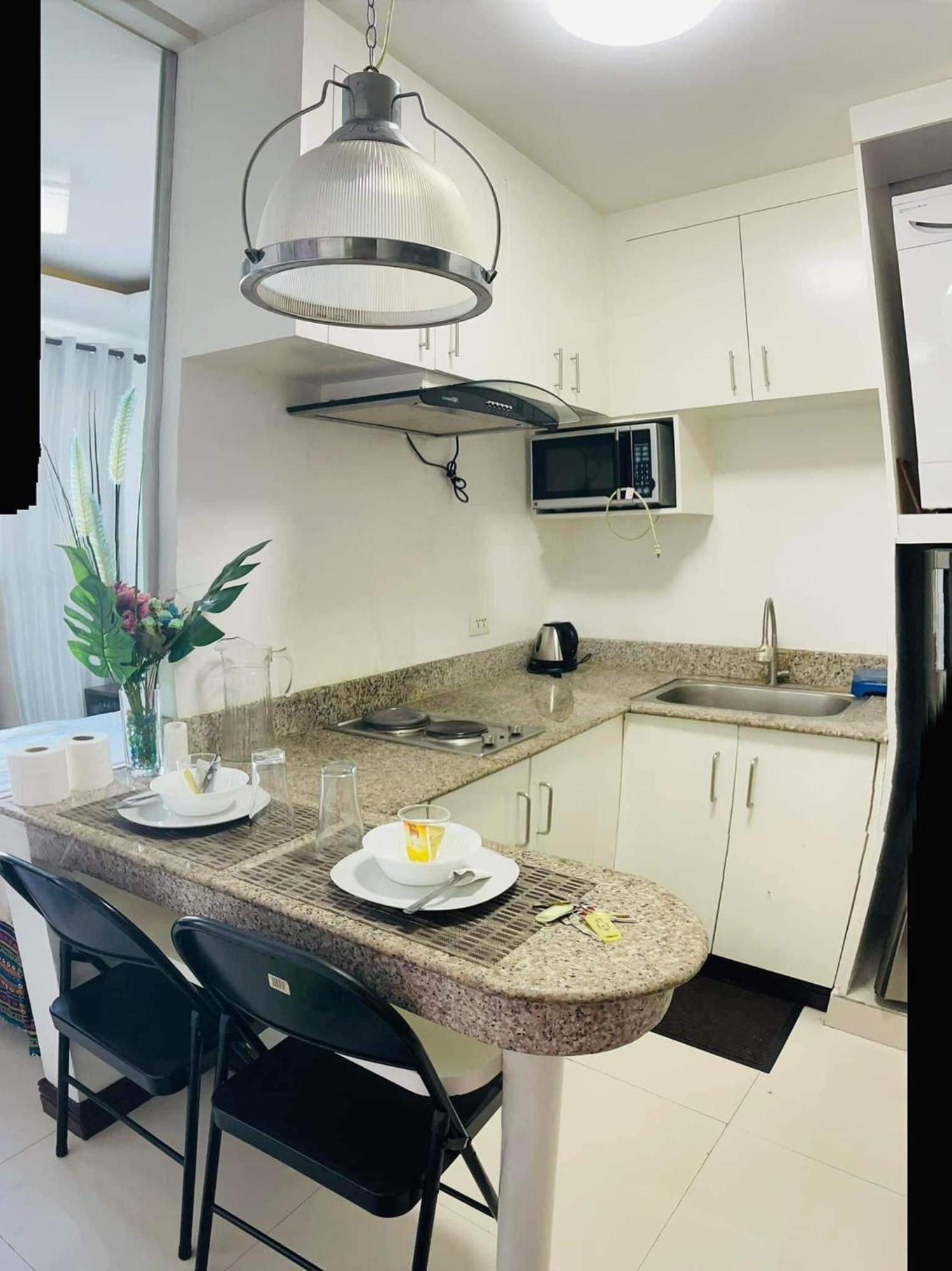 Birch Tower Malate Suites Manila Exteriér fotografie