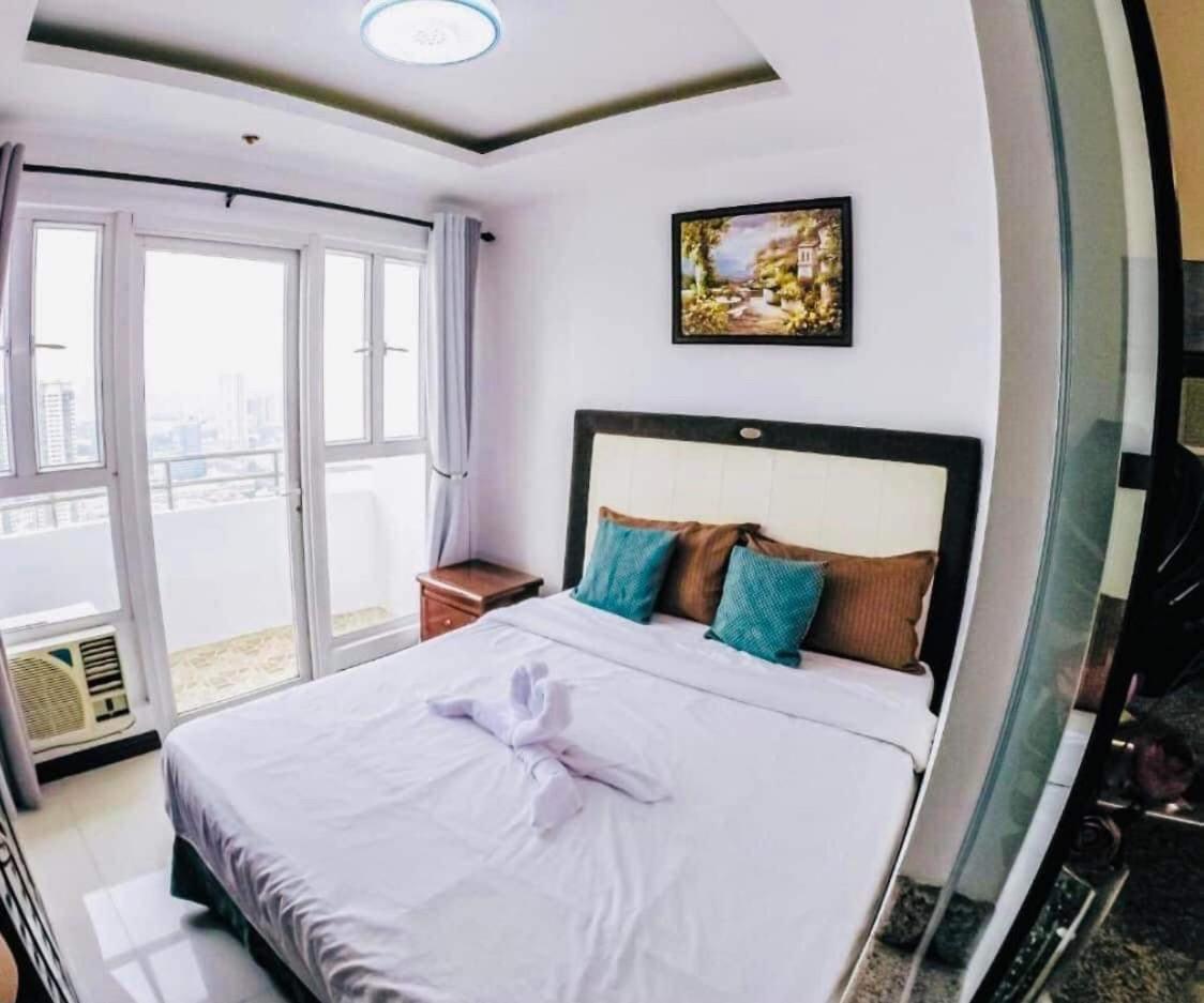 Birch Tower Malate Suites Manila Exteriér fotografie